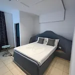 Hotel Golden Flower