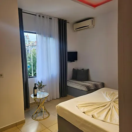 Golden Flower 3* Tirana